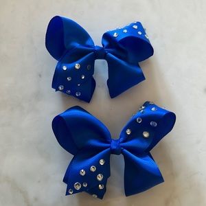 Two Royal blue cute bows in crystals 💙👧🏻